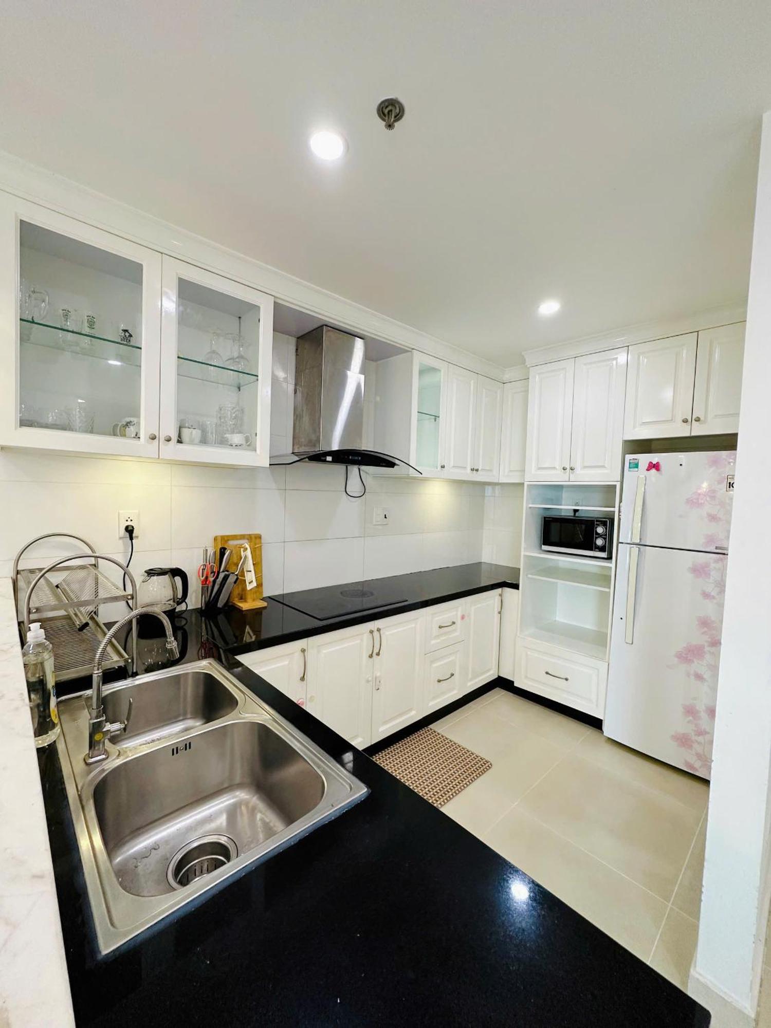 Apartment Masteri Thao Dien - 2 Bedroom Sunset View With Pool Gym Bbq - District 2